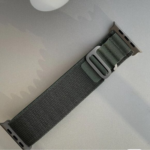 NEW GREEN Loop Adjustable Strap for Apple Watch - Picture 4 of 7